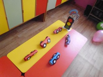 Презентация Оформление уголка по ПДД в детском саду Улыбка